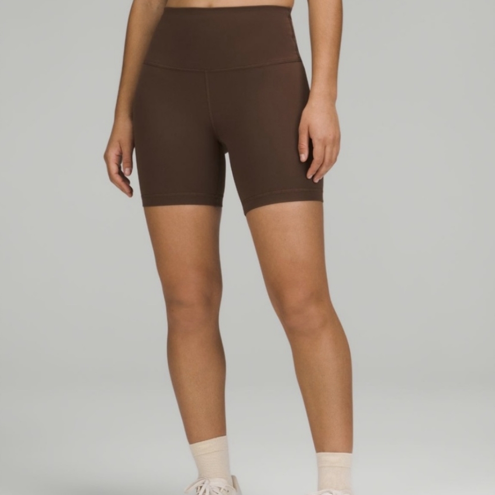 Lululemon Wunder Train High Rise Short 6" in Java 8